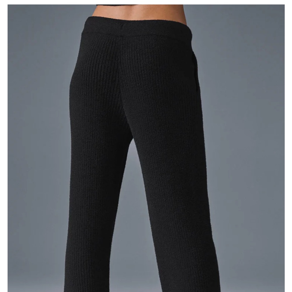 Alo yoga snuggle up sweater high-waisted pants